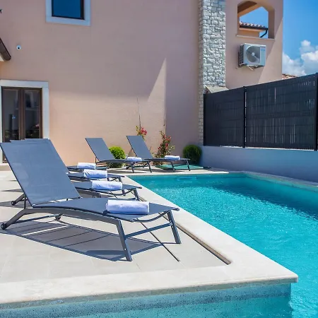 Wonderful Holiday In With Private Pool * Kastelir