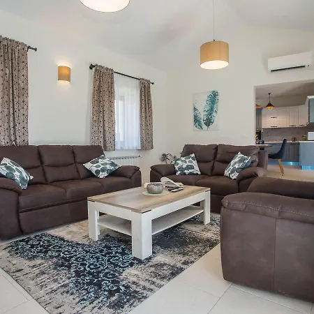 Holiday home Wonderful Holiday In With Private Pool