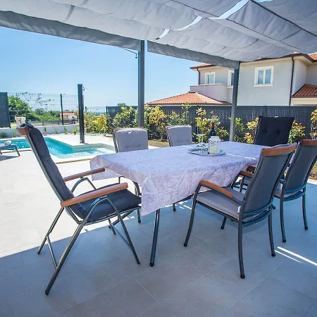 Wonderful Holiday In With Private Pool *