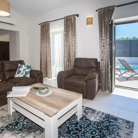 Wonderful Holiday In With Private Pool * Kastelir